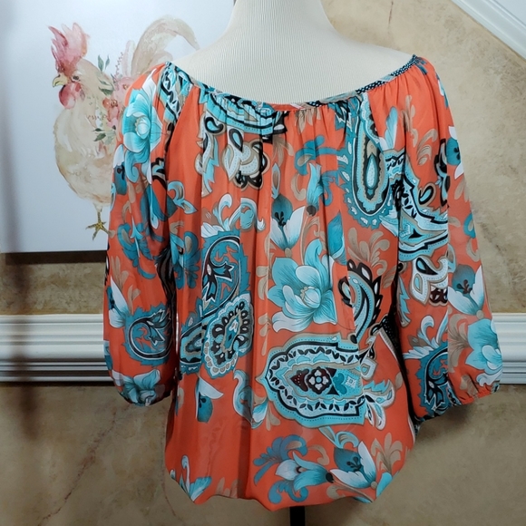 WEST KEI Elastic band-hem Top - Picture 4 of 10